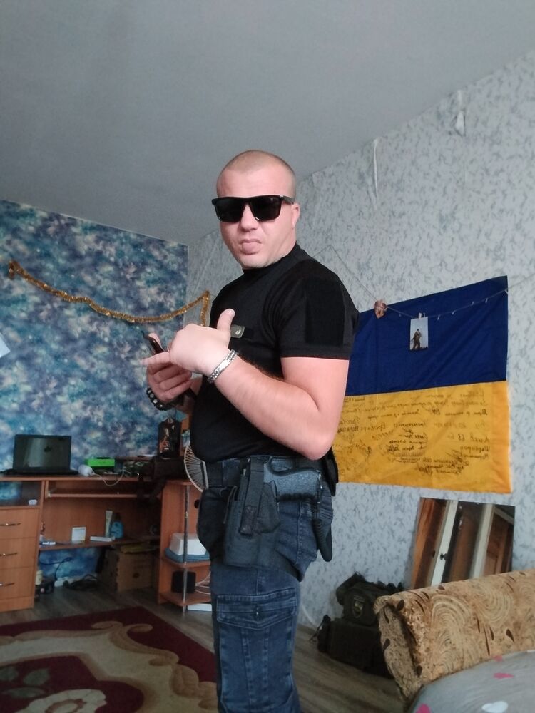  45233383   , 34 ,    