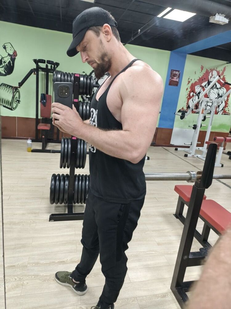  54167033  LevRonE, 31 ,    