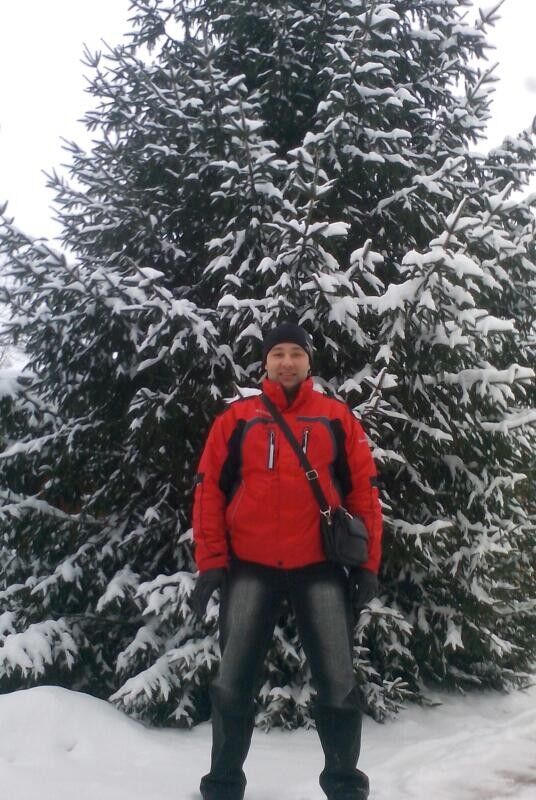  4399103  David, 41 ,    