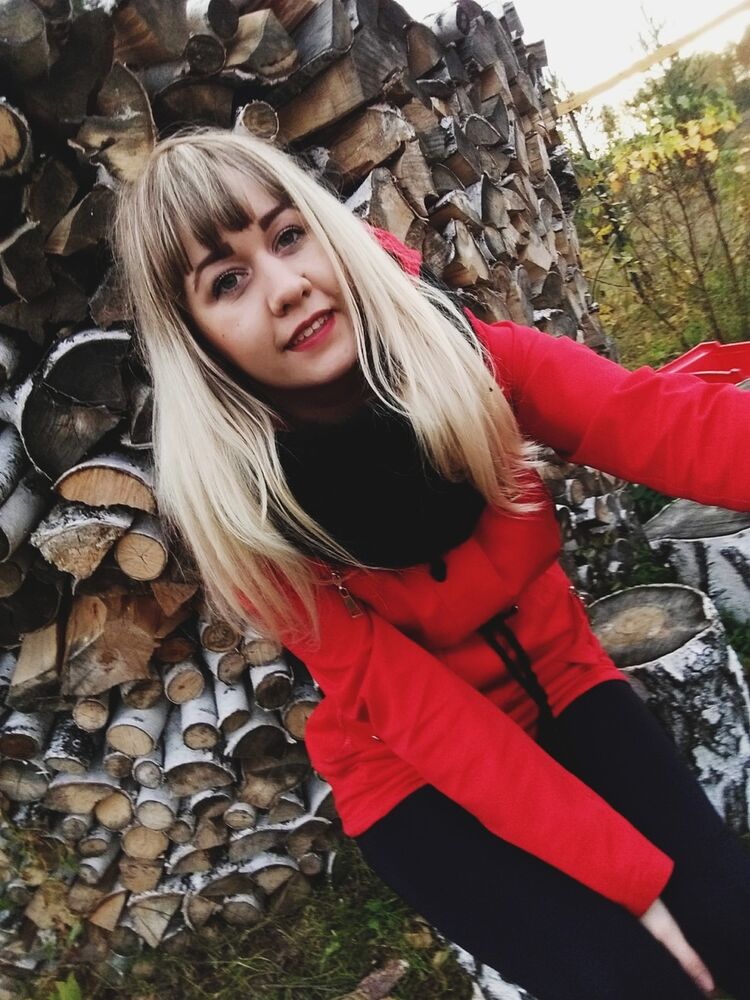  ,   Julia, 35 ,   ,   , c 