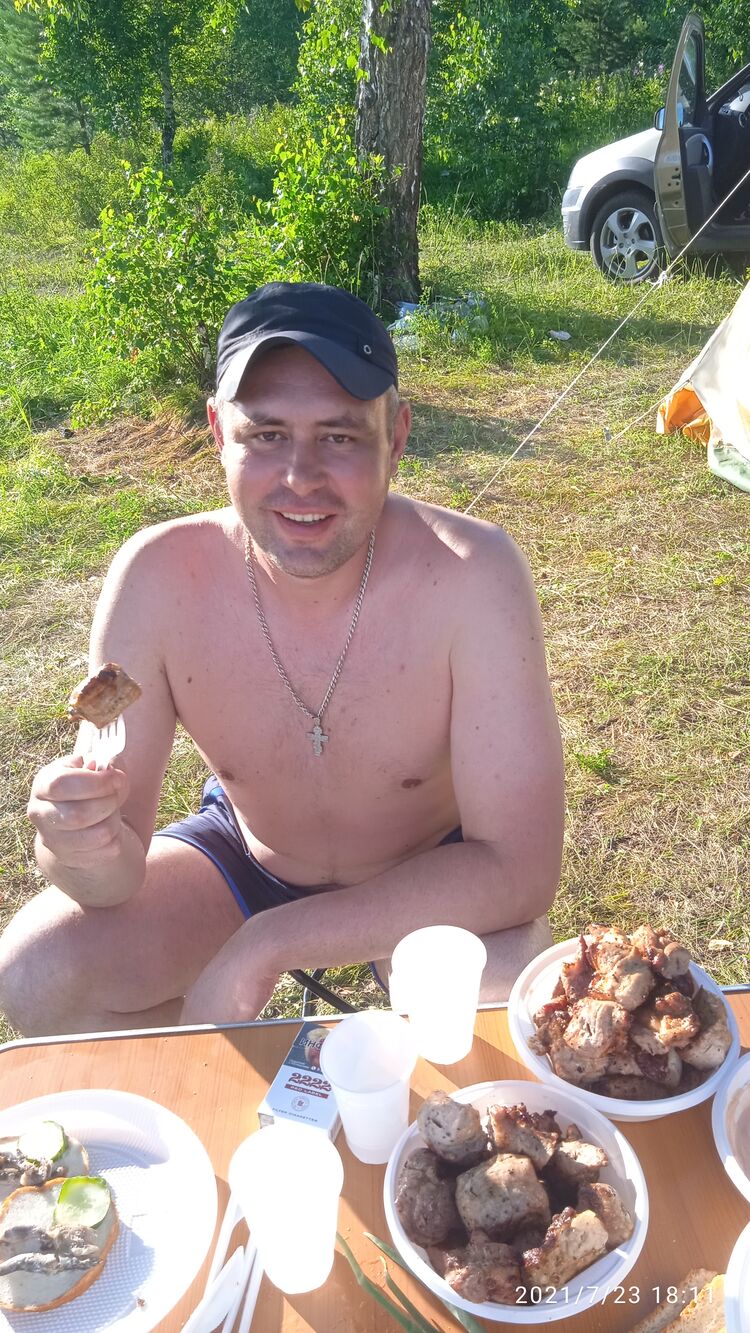  47425603  Artur, 39 ,    