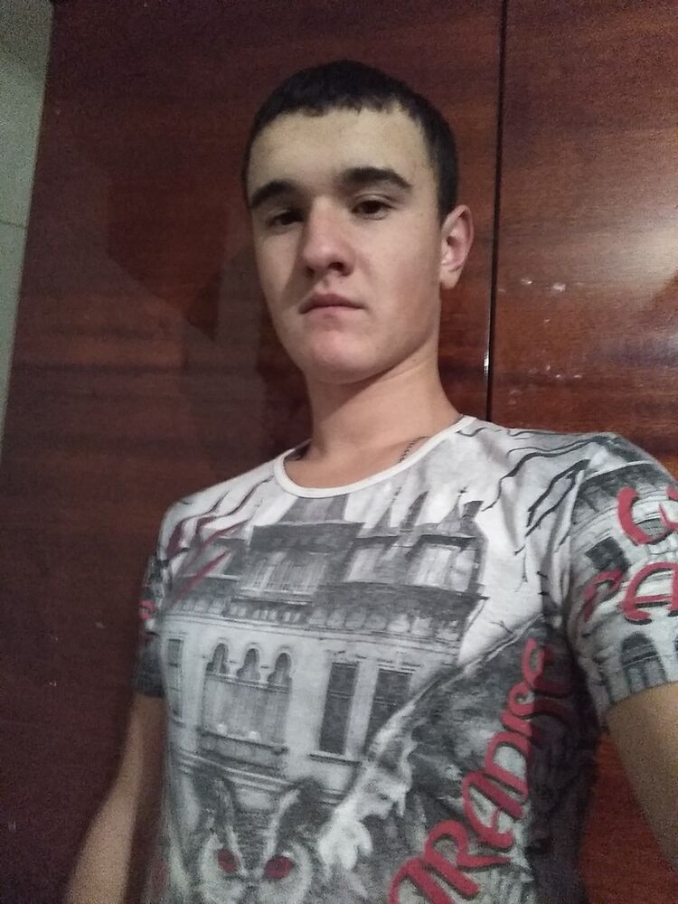  18668143  Vitalik, 25 ,    