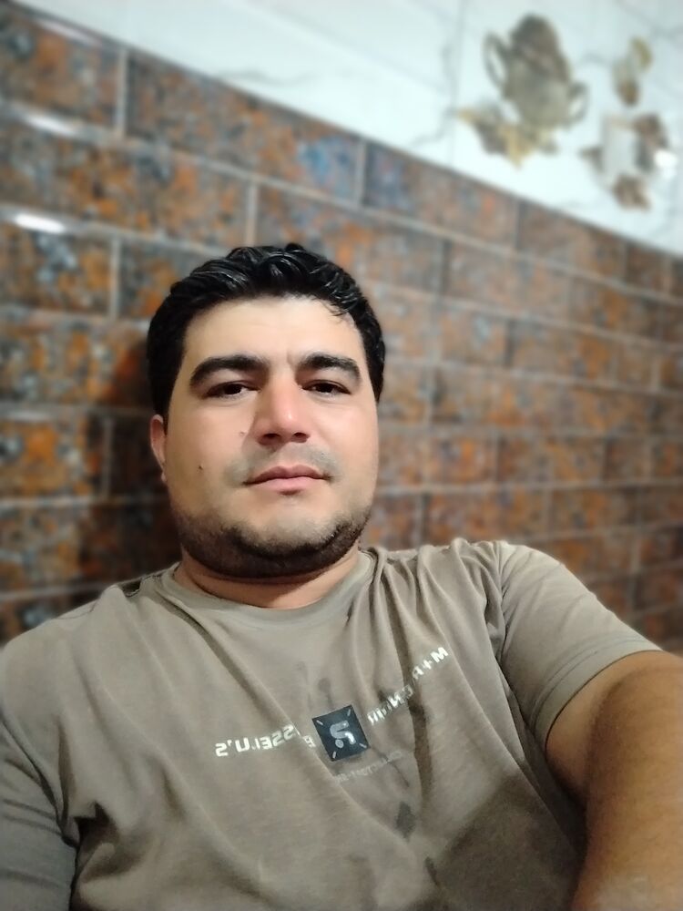  48161243  Bahridin, 34 ,    