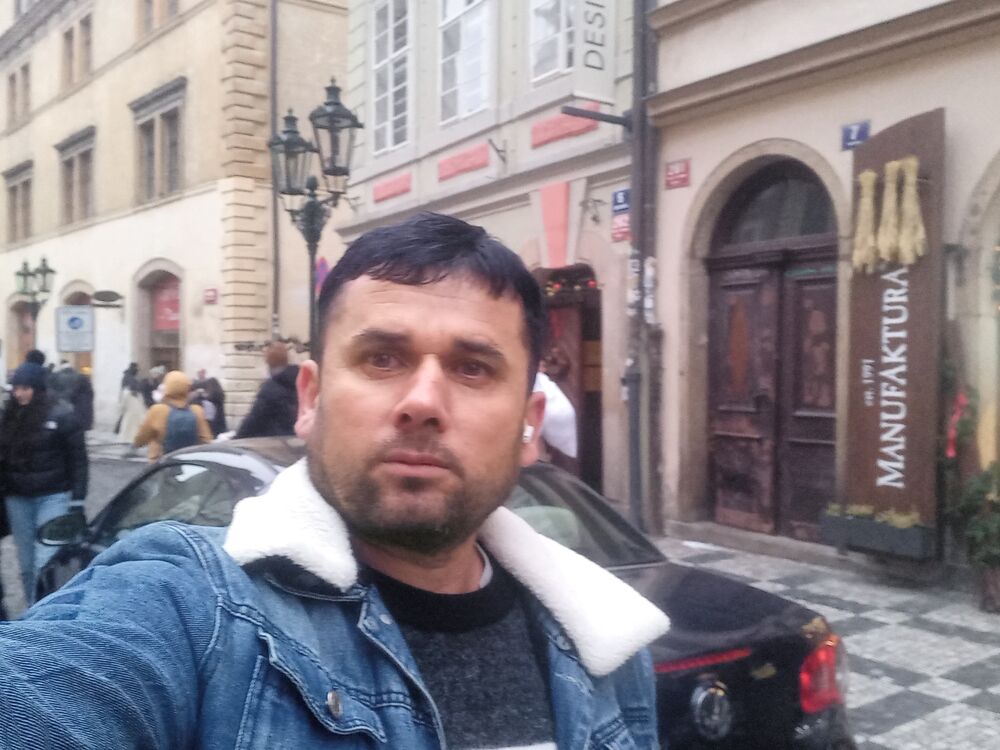  48523383  , 37 ,    Bohnice