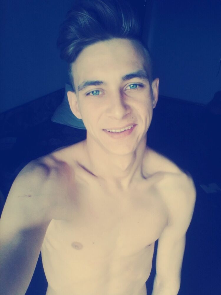  21116073  Aleksandr, 25 ,    