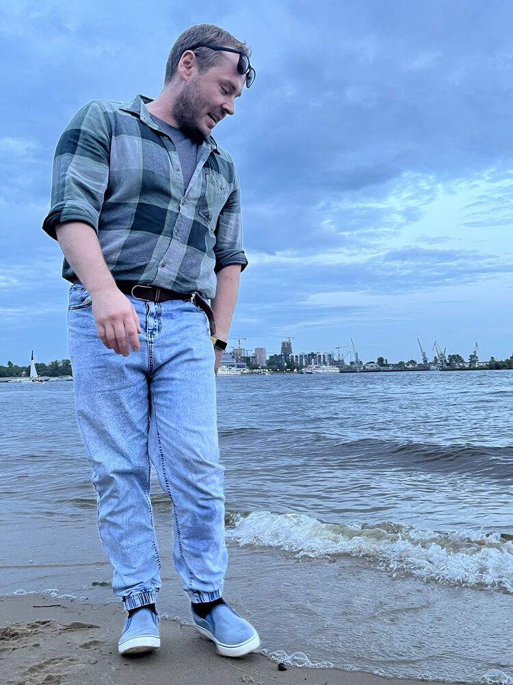  ,   Marat, 35 ,   ,   