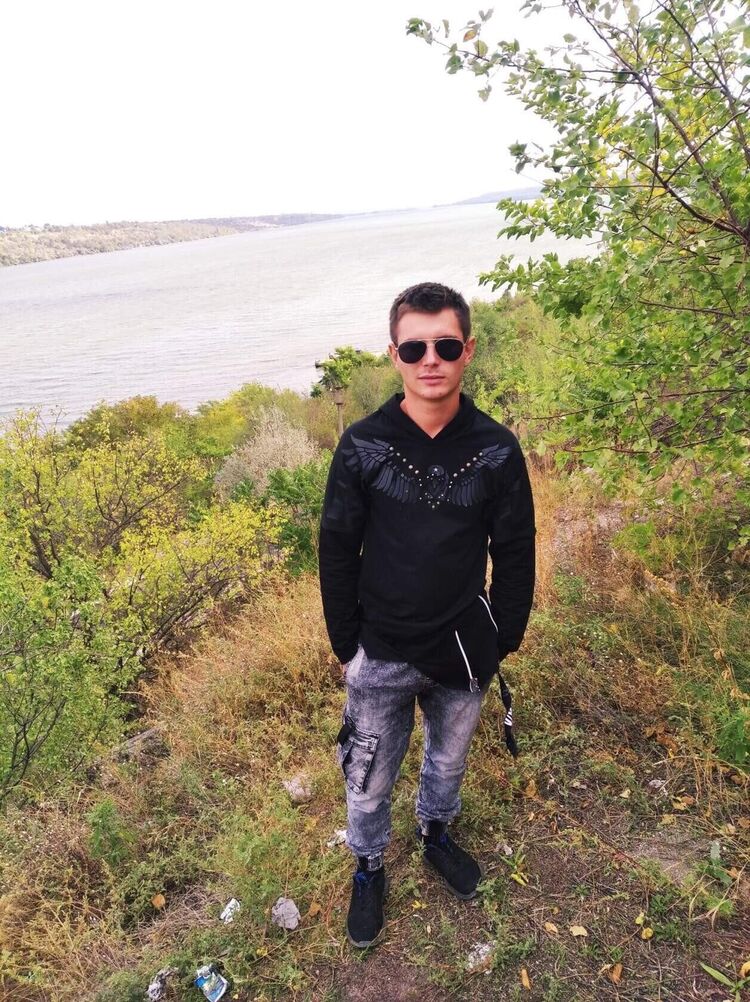  ,   Ruslan, 25 ,   ,   