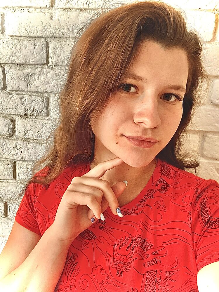  37289393  Anna, 25 ,    