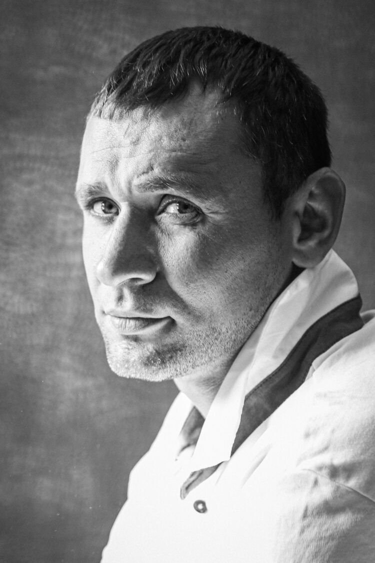  ,   Pavel, 40 ,     , c 