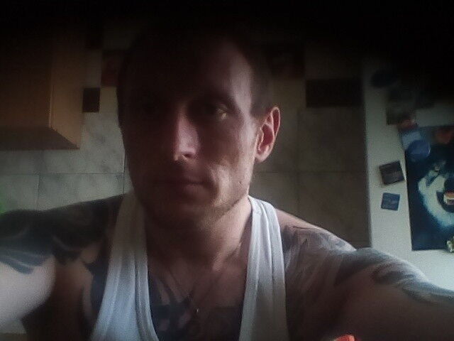  11805433  Petr, 40 ,    