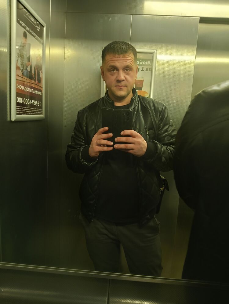  40045803  , 37 ,     