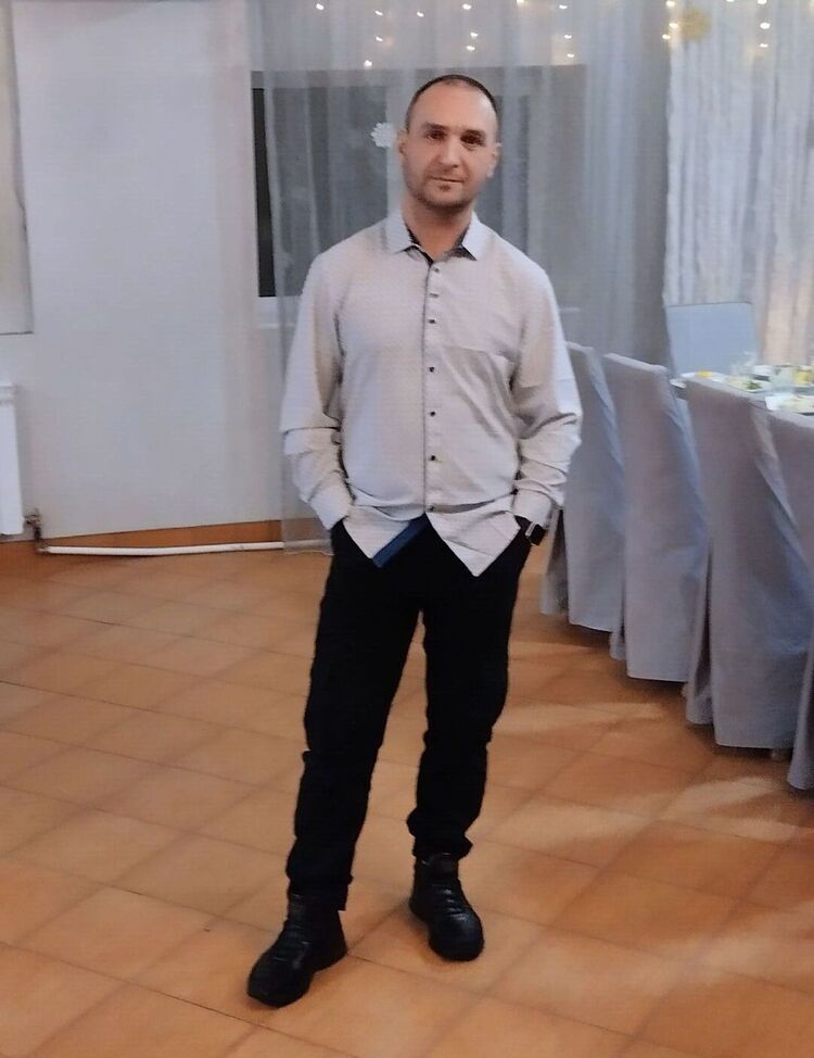  ,   Denis, 39 ,     , c 