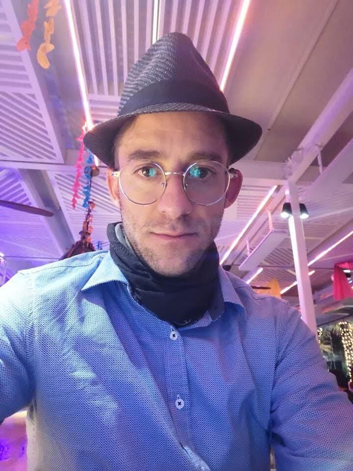 Limassol,   Jimmys, 37 ,   ,   , c , 
