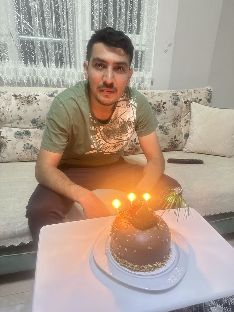  48358053  Yusuf, 35 ,    
