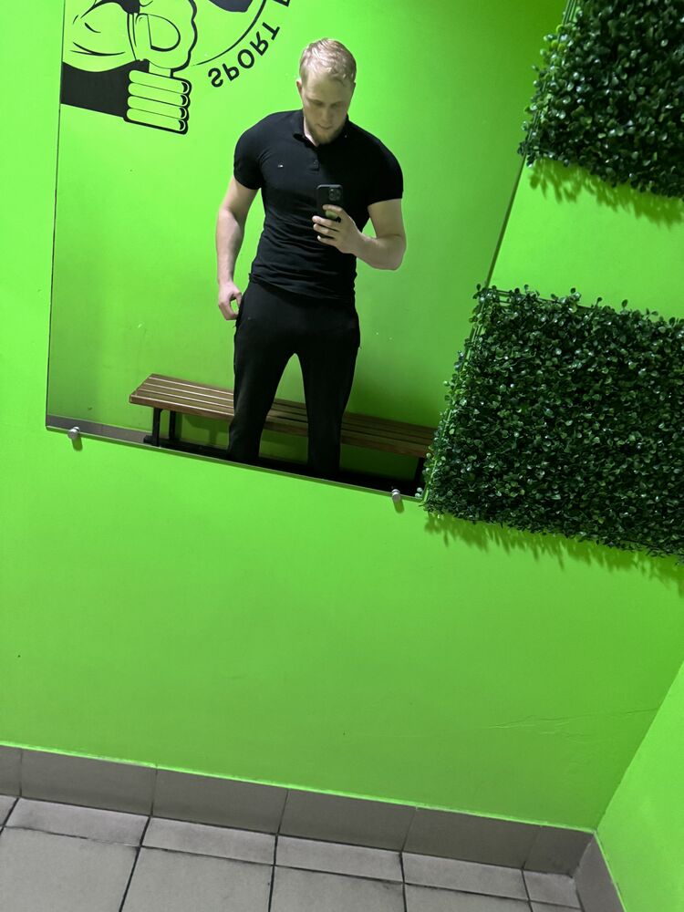  43524453  Nikolai, 31 ,    