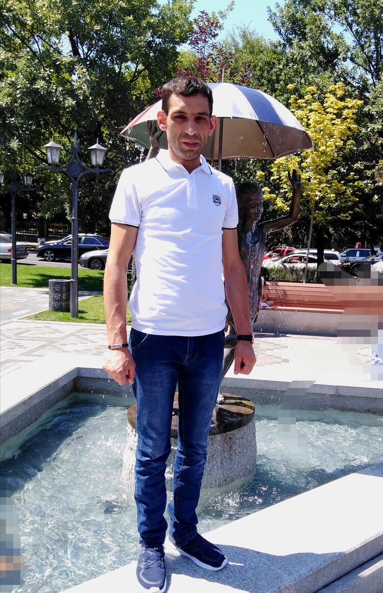  18899523  SARGIS, 40 ,    Zabrze