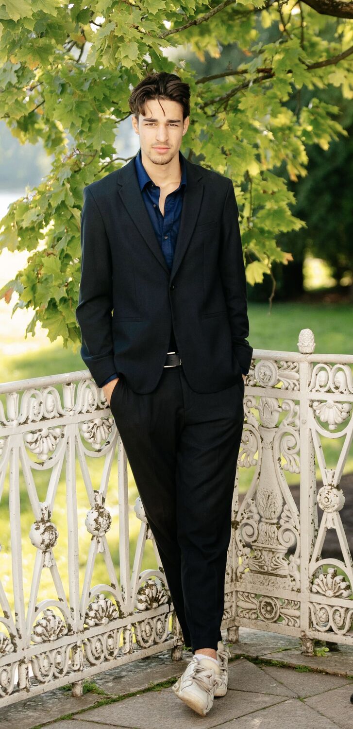  -,   Maksim, 19 ,   ,   