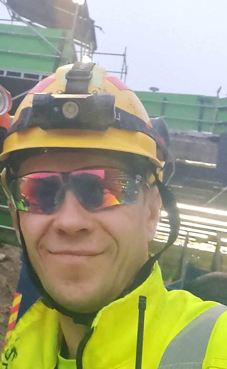  Kello,   Pit, 42 ,   ,   , c 