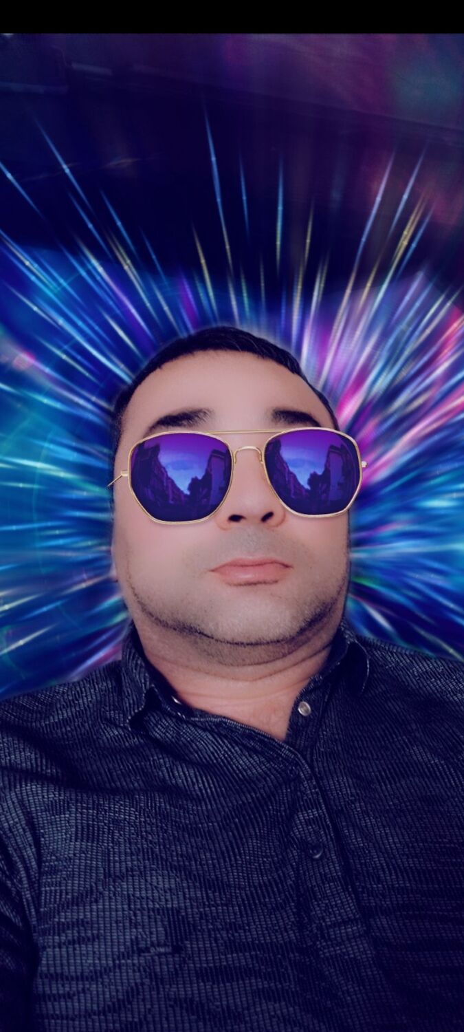  --,   Bekjon, 32 ,   ,   