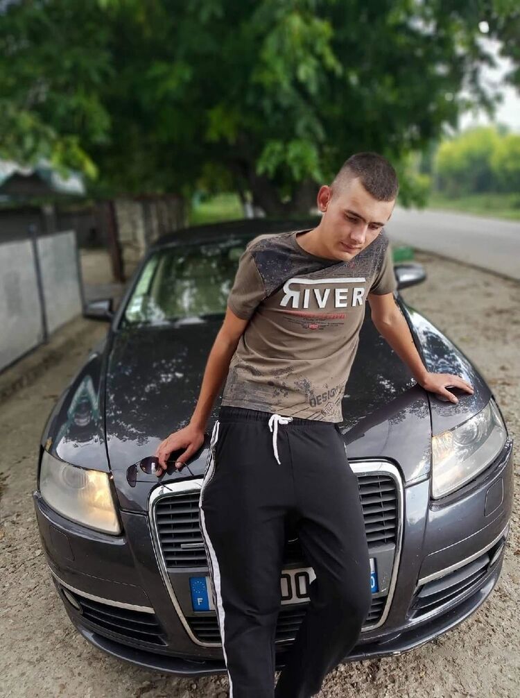  ,   Mihai, 24 ,     , c 