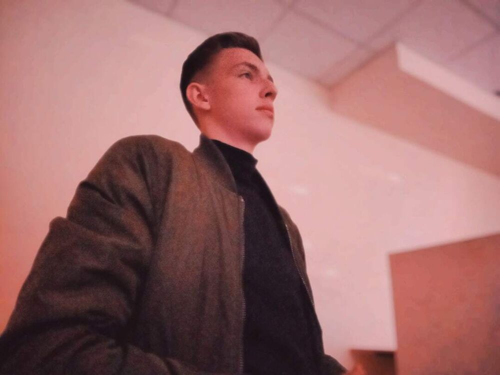  ,   Maxim, 21 ,   ,   , 