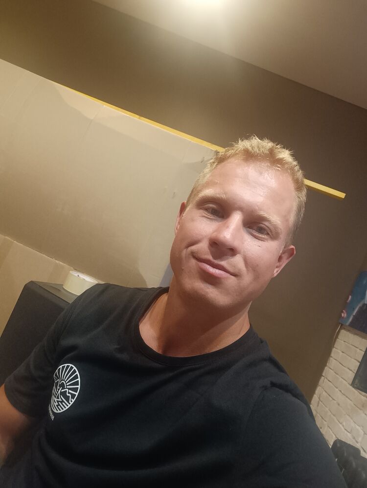  ,   Dima, 32 ,   ,   