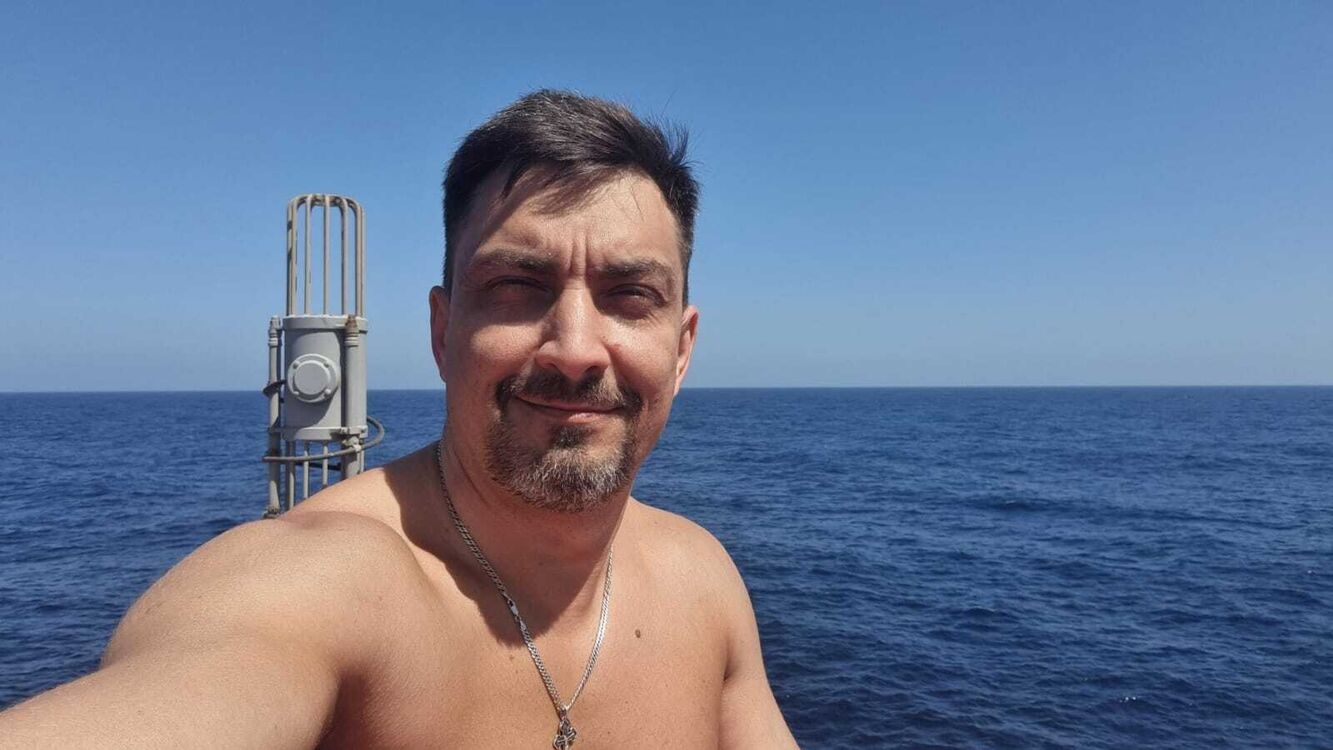  35394673  Maxim, 45 ,    -