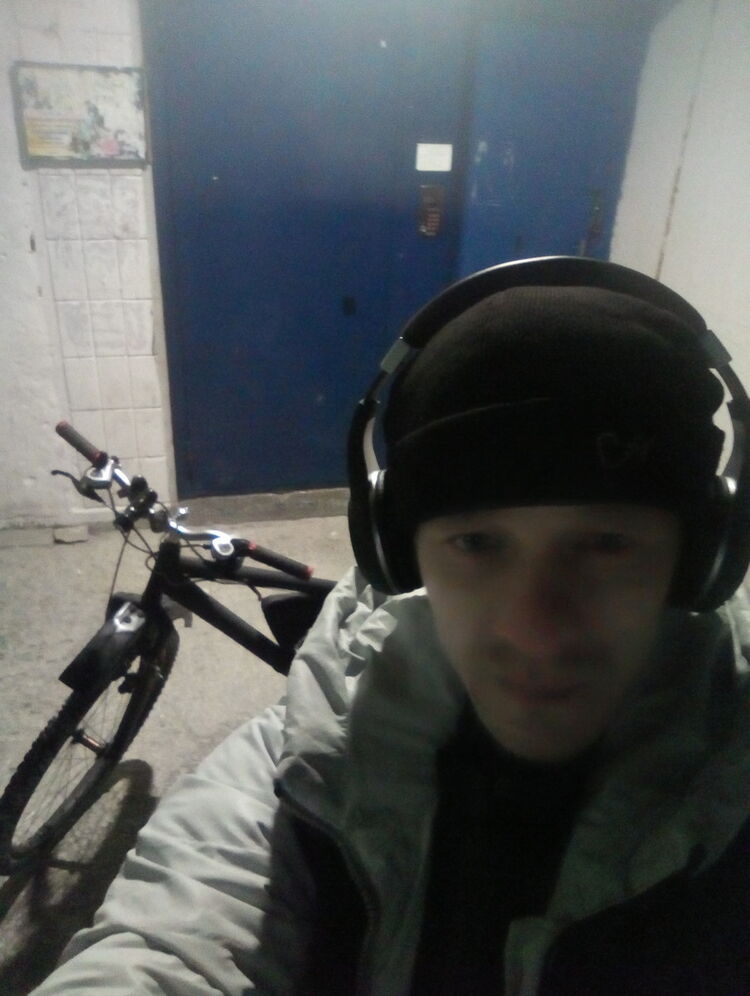  15910353  Vladimir, 39 ,    