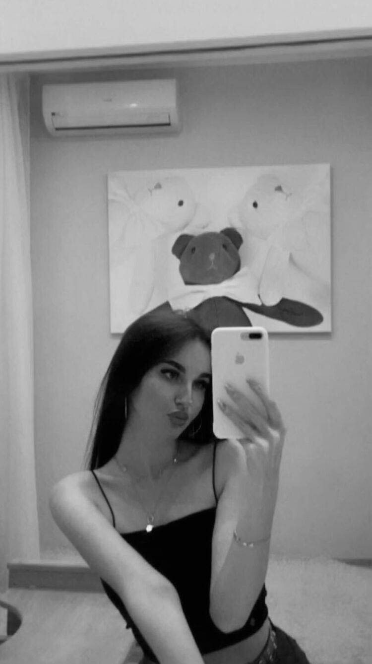  24500563  Kristina, 22 ,    