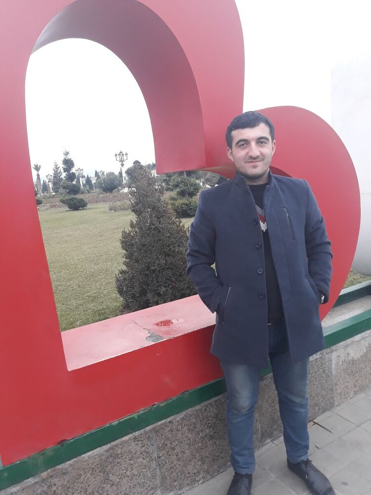  20937253  Jemal Malik, 33 ,    