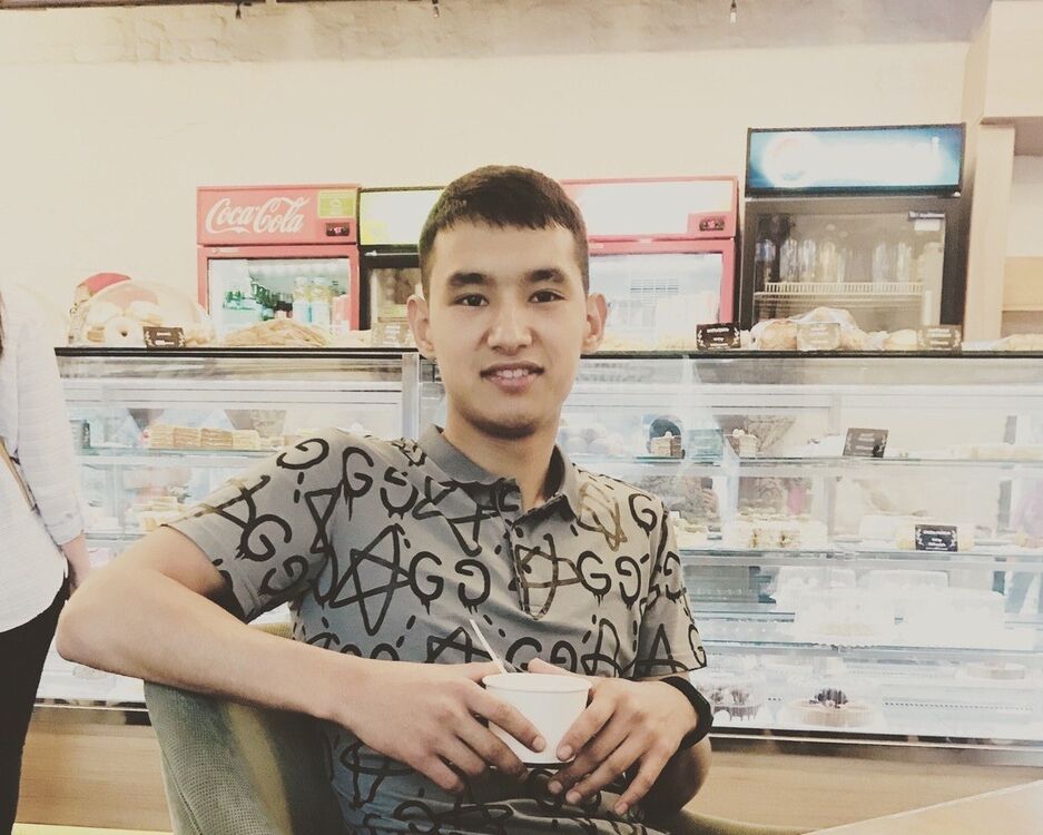  16847153  Melyaz, 28 ,    