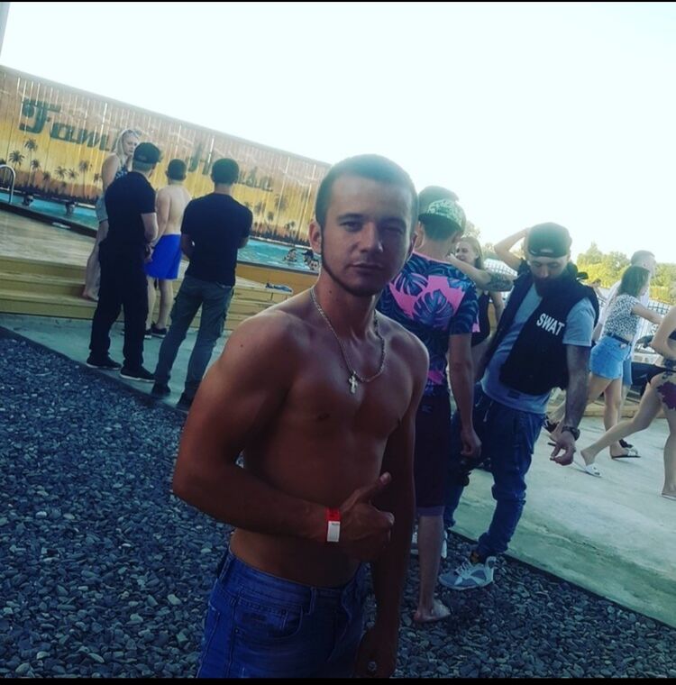  ,   Makc, 30 ,   ,   