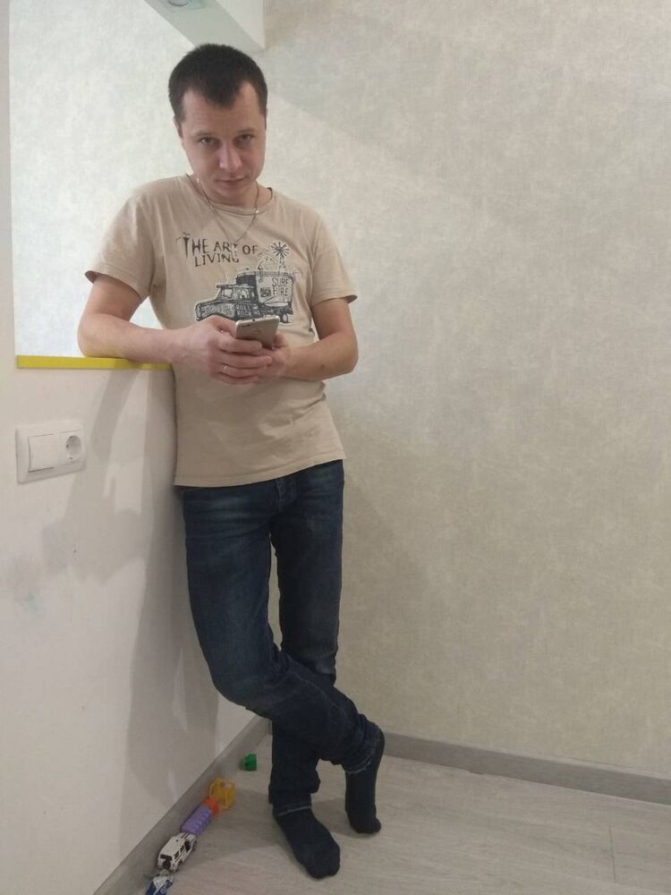  ,   Artem, 38 ,   