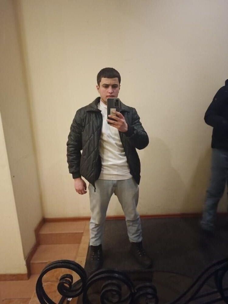  48679363  , 20 ,    