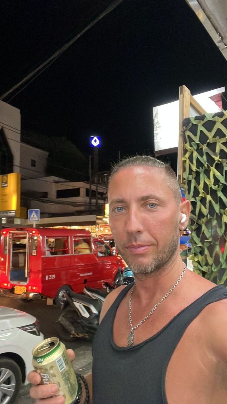 ���� 33385943 ������� �����, 42 ����, ���� ���������� � �����-����������