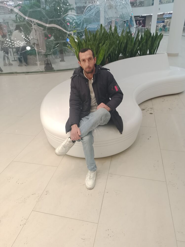  49665503  Ruben, 38 ,     
