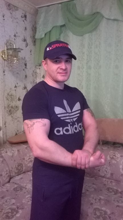  10771073  Aleksandr, 44 ,    