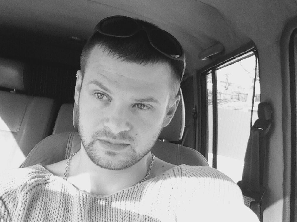  ,   Miroslav, 42 ,   ,   , c 