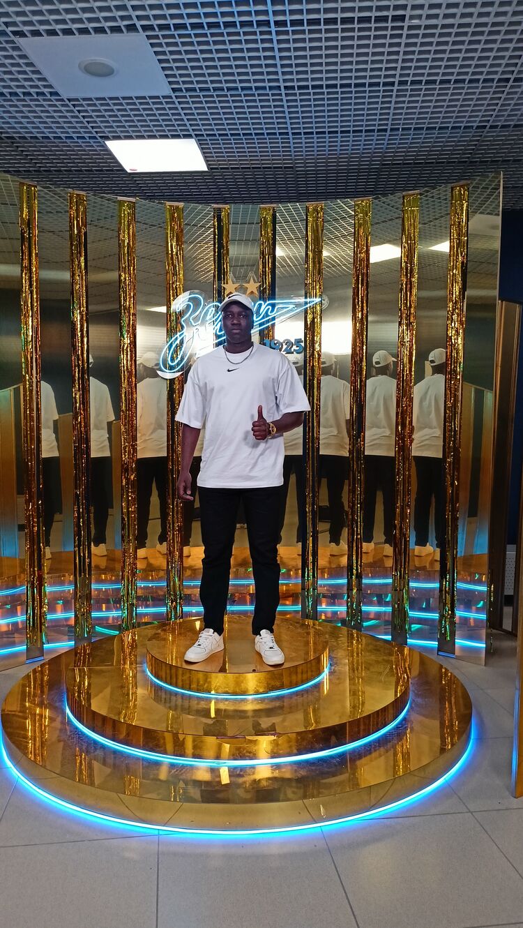  44253923  , 29 ,    -