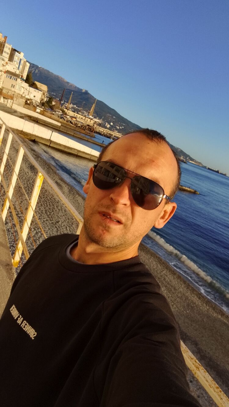  47678423  Vlad, 32 ,    