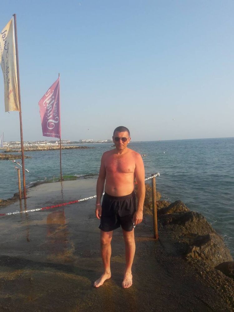  13268353  Andrii, 48 ,    