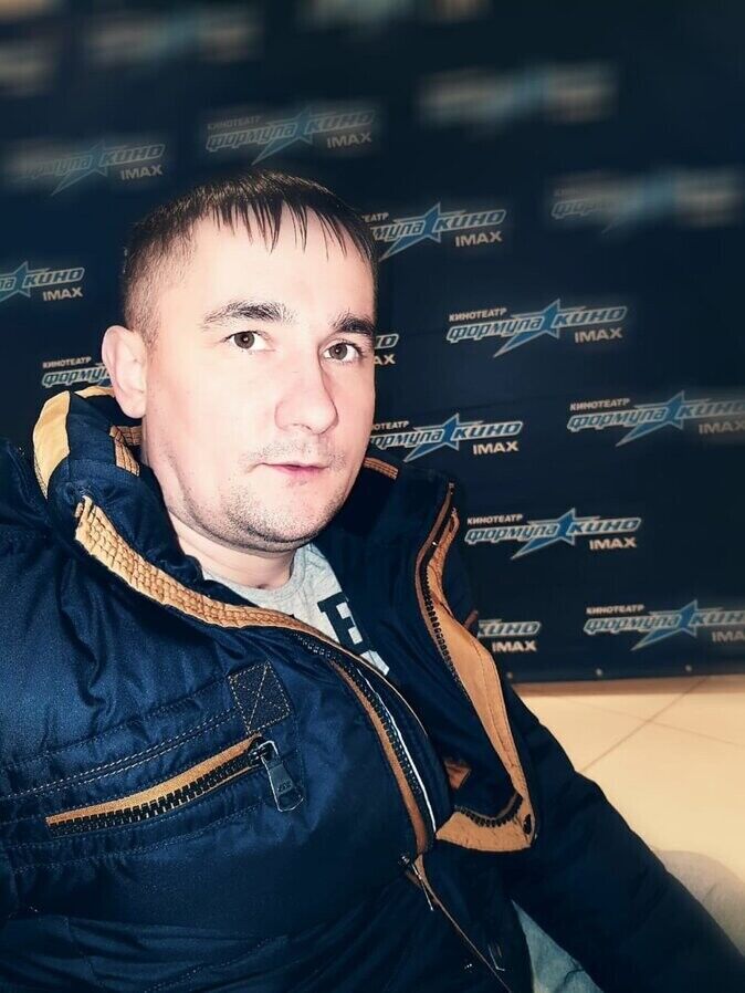  21960843  Dmitry, 39 ,    
