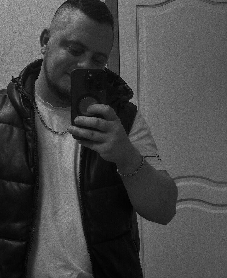 52797653  , 28 ,    