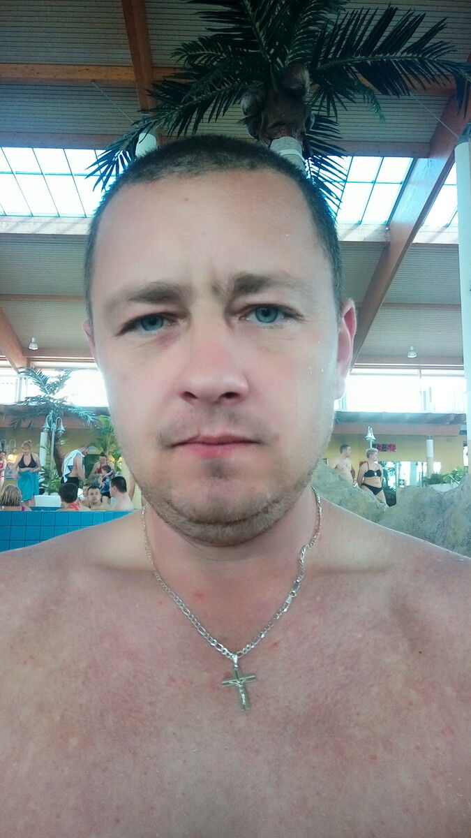  12335653  Jaroslav, 38 ,    