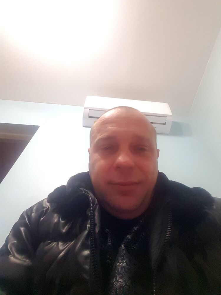  ,   Piotr, 45 ,  