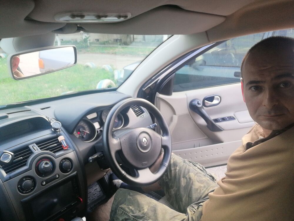  16959763  Viktor, 46 ,    