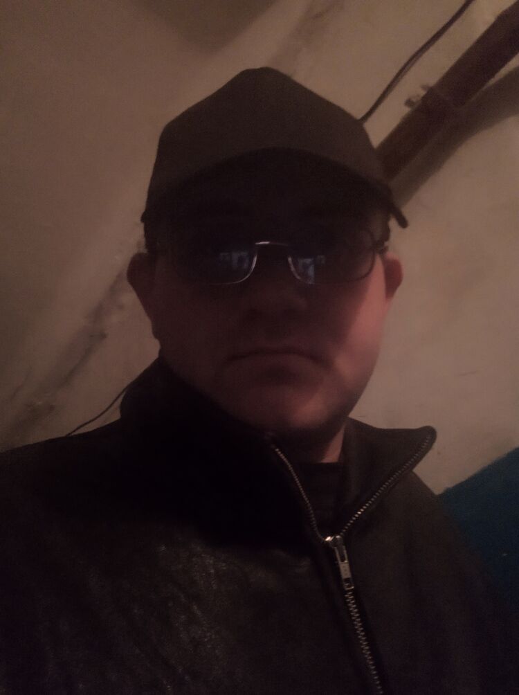  24346383  Pavel, 30 ,    