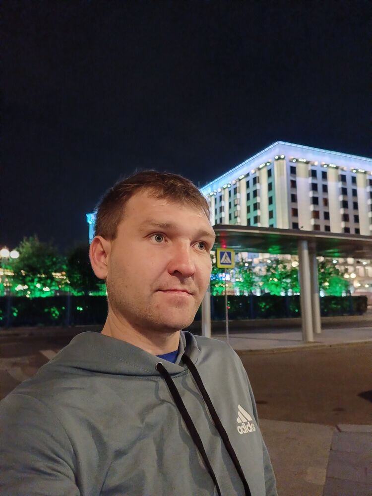  ,   Viktor, 35 ,   ,   