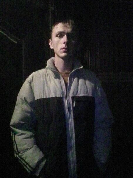  9940393  Andriy, 31 ,    