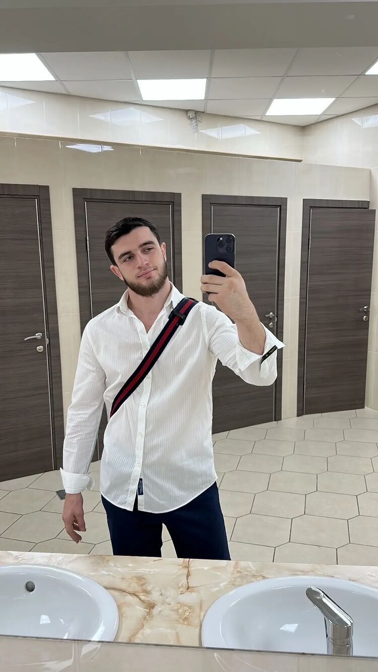  46035833  , 24 ,    